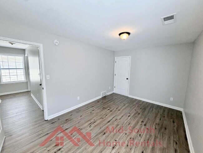 Building Photo - 1568 Wynne Rd