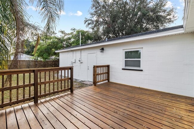 Building Photo - 452 45th Ave N