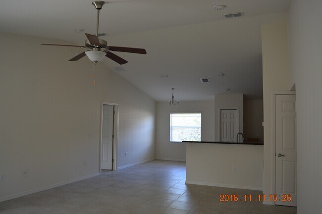 Building Photo - 4844 Summerfield Cir