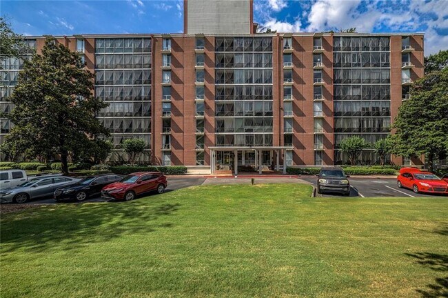 Building Photo - 130 26th St NW