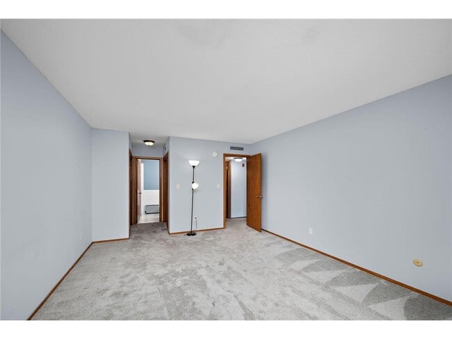 Building Photo - 2220 Midland Grove Rd