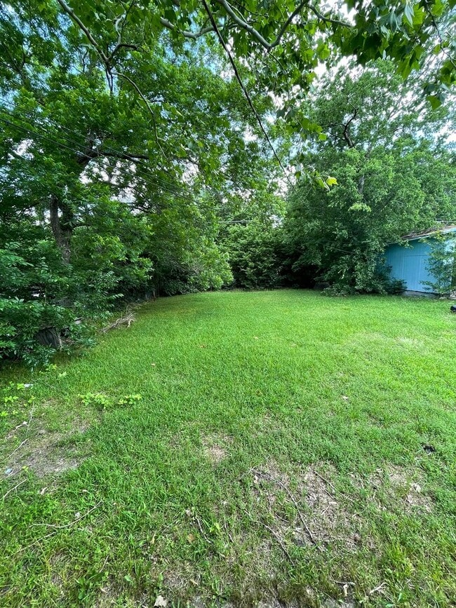 Building Photo - 500 Loraine Cir