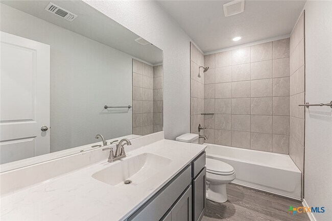 Building Photo - 1226 LEXINGTON Dr