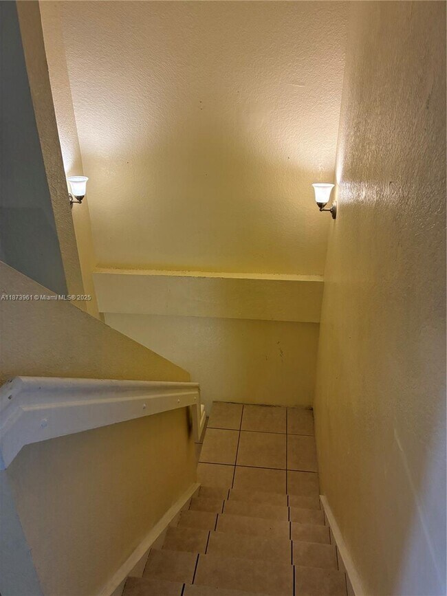 Building Photo - 28115 SW 143rd Ct