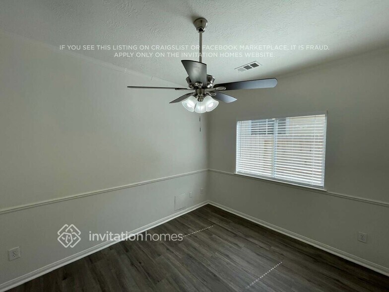 Building Photo - 15726 Stiller Park Dr