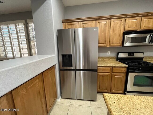 Building Photo - 4427 E Firestone Dr