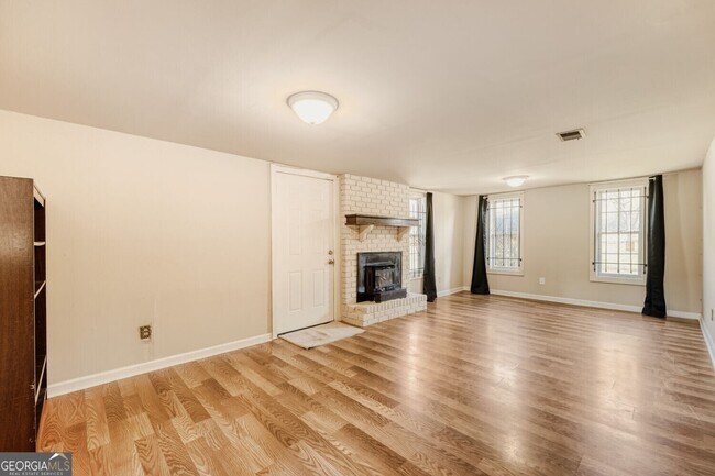 Building Photo - 3160 Kipling Dr