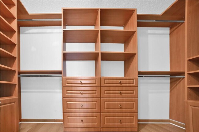 Building Photo - 10765 NW 9th Ct