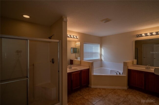 Building Photo - 2136 Shadow Creek Dr