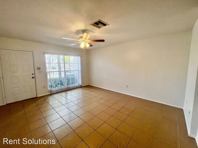 Building Photo - 2 br, 2.5 bath House - 715 Kensington Lake...