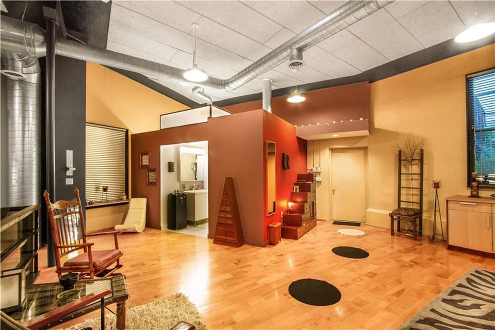 Building Photo - 847 Weeden St