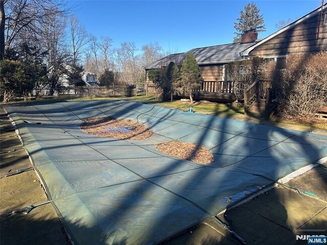 Building Photo - 24 Drake Ln