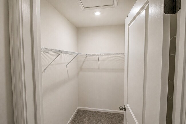 Building Photo - 2241 Sassafras Wy