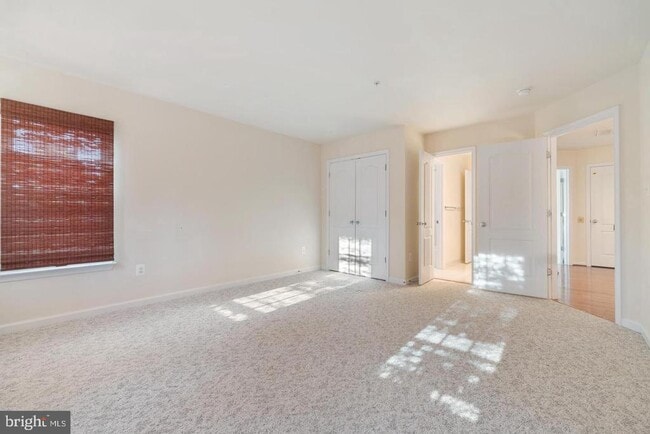 Building Photo - 15303 Glastonbury Way