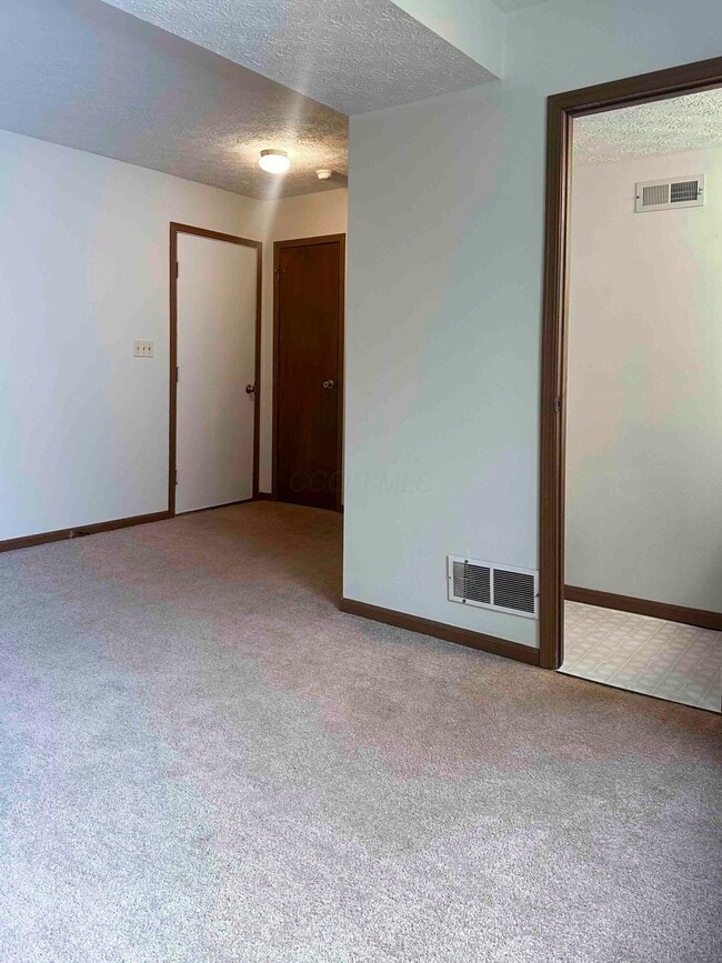 Building Photo - 7947 Schoolside Dr