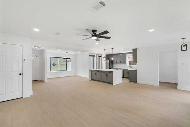 Building Photo - 3234 Cherry Springs Dr