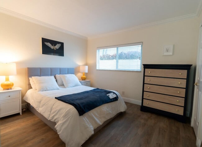 Building Photo - 924 SE 2nd St