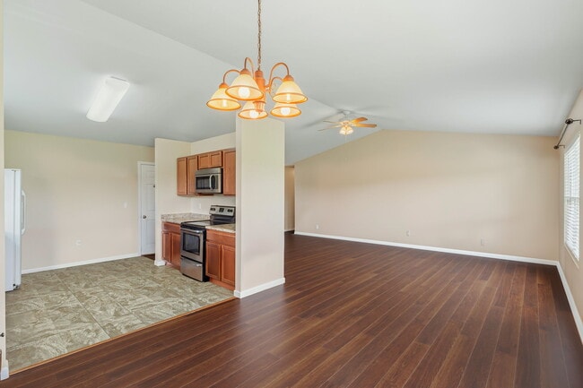 Building Photo - 927 Mossy Grove Ln