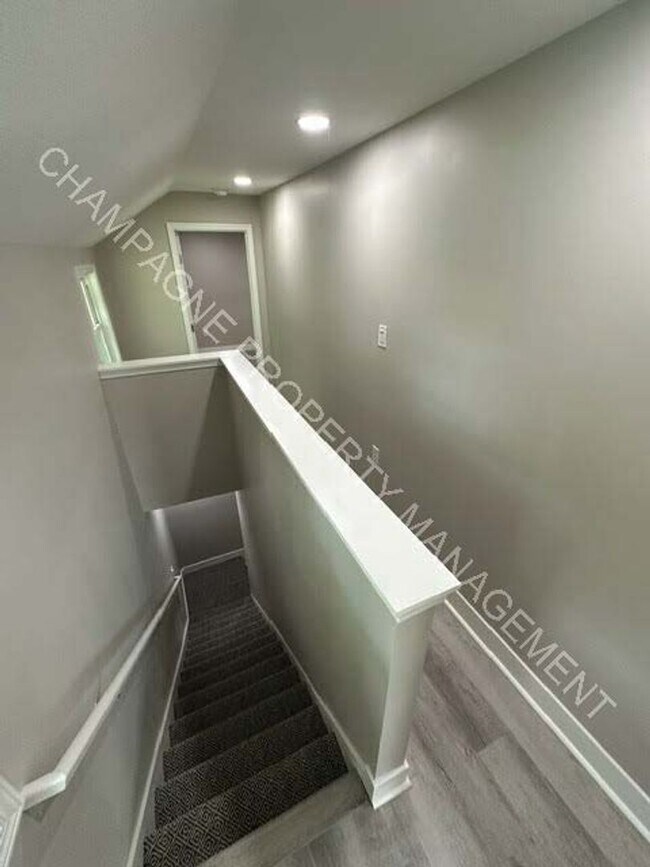 Building Photo - Fully Remodeled Home in KC