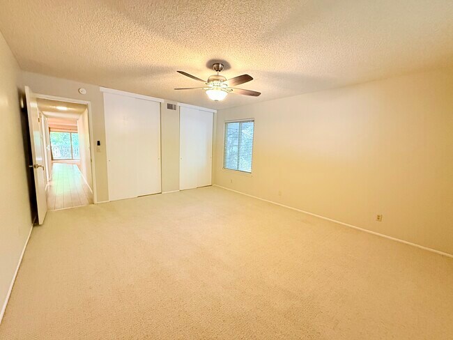 Building Photo - 6917 Monticello Ct