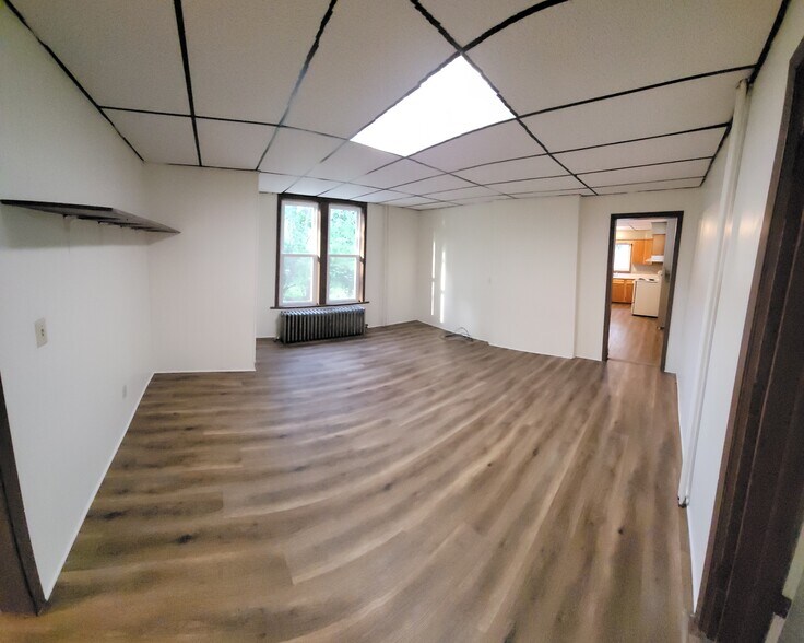 Building Photo - 137 N Prairie St