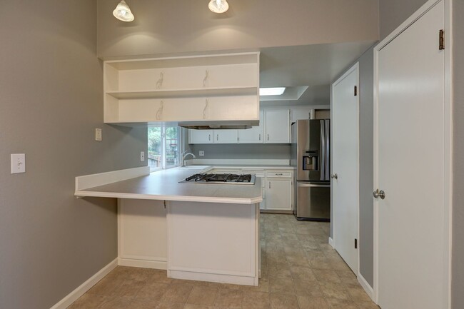 Building Photo - Beautiful 4bd, 2.5ba Home by Marymoor Park...