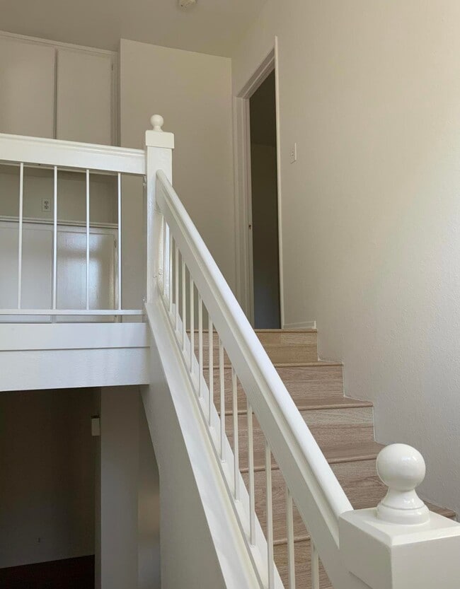 Building Photo - 5473 Spanish Oak Ln