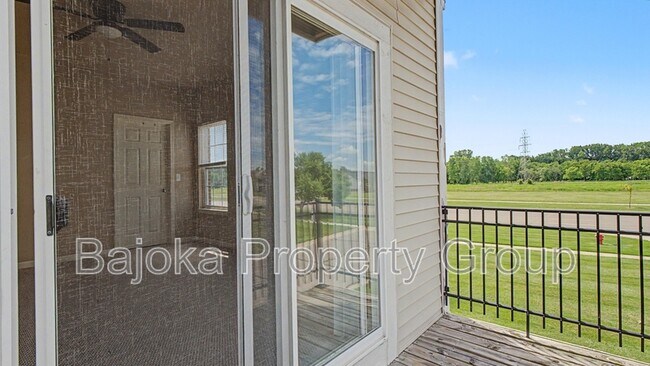 Building Photo - 43018 Burlington Dr