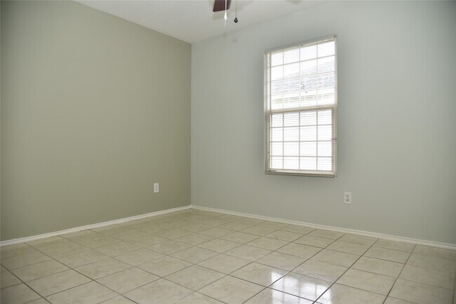 Building Photo - 10406 Sutter Glen Ln