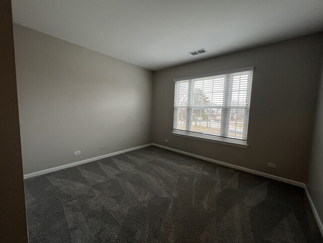 Building Photo - 401 Cromwell Cir