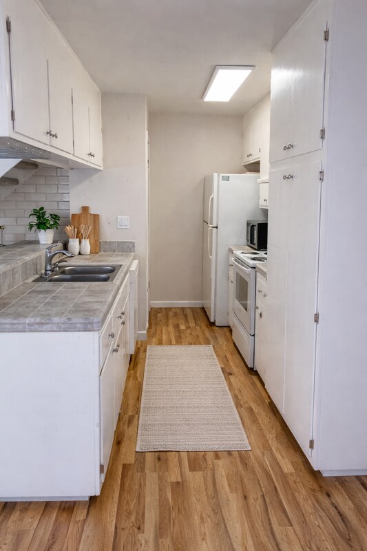 Building Photo - 5062 Rhode Island Dr