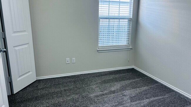 Building Photo - 8905 Terrell Ave