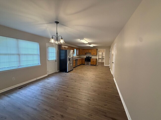 Building Photo - 5500 Misty Valley Dr