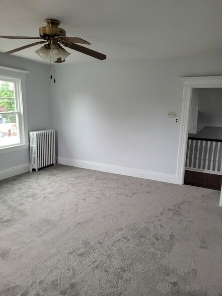 LivingRoom Pic2 - 128 Woods Ave