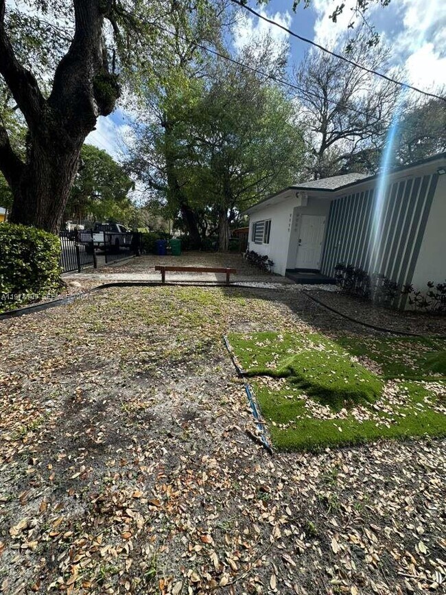 Building Photo - 9999 NW 23rd Ave