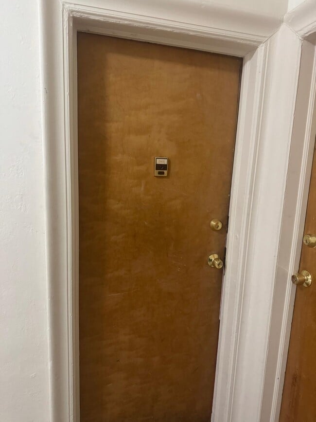 Building Photo - 35-39-39 Fulton St