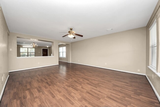 Building Photo - 15202 Lynford Crest Dr