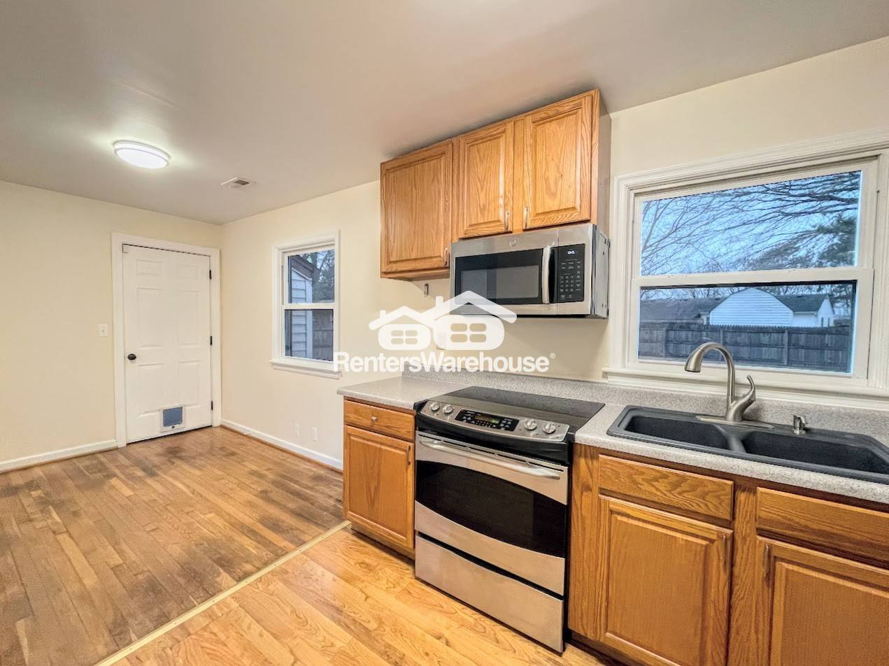 Building Photo - 528 Plantation Dr