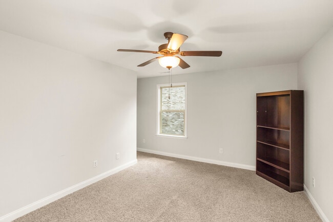 Building Photo - 2024 Albatross Way