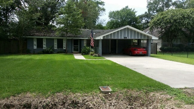 Building Photo - 385 Berry Rd