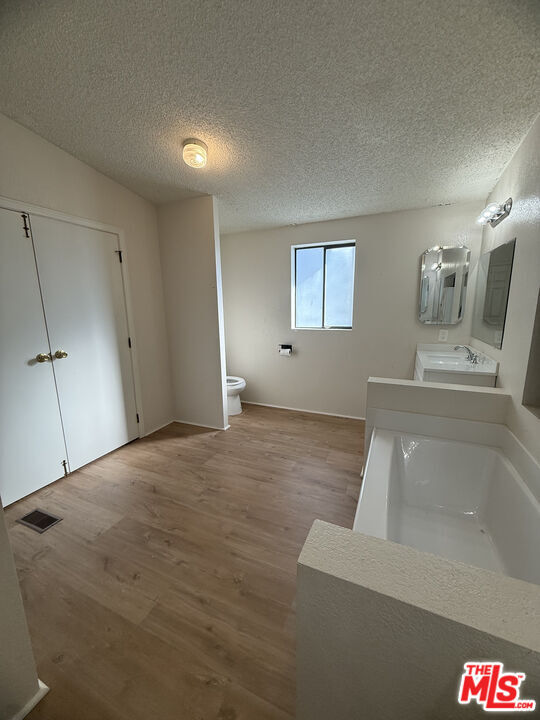 Building Photo - 3150 Stone Ave