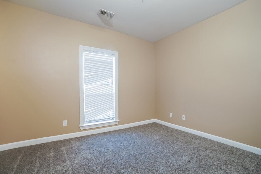 Building Photo - 2733 Graystone Dr