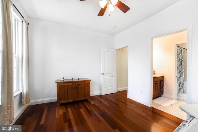 Building Photo - 24900 Fox Run Ln