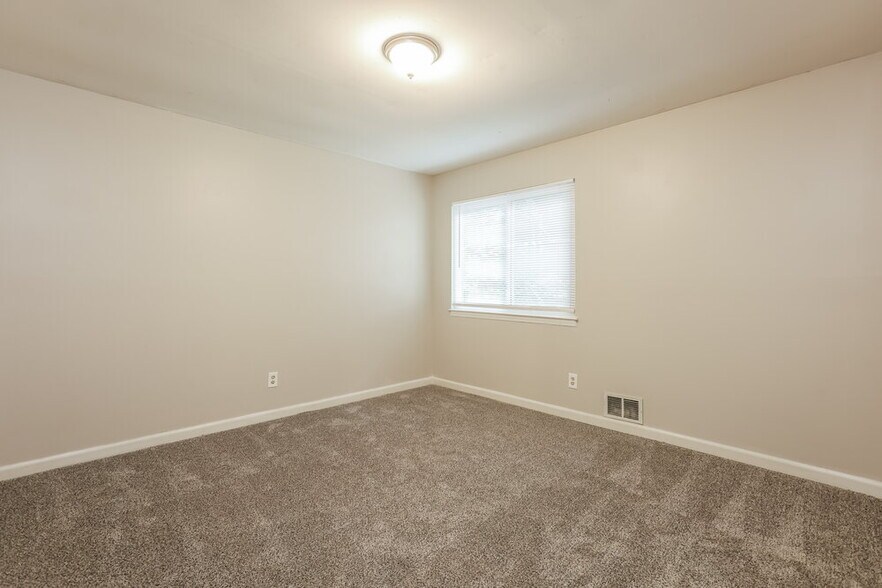 Building Photo - 6651 Windwood Cir