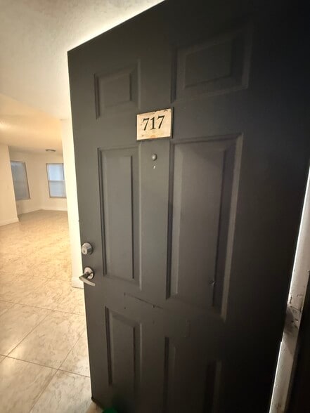 Building Photo - 5785 Gatlin Ave