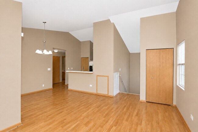 Building Photo - 1623 Silverstone Dr
