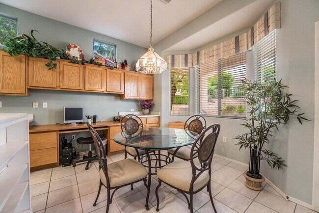 Building Photo - 10712 Brinkwood Ave