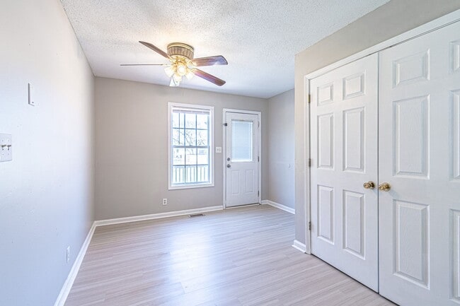 Building Photo - 1811 Harbor Dr