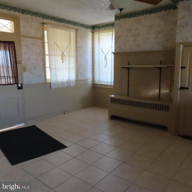 Building Photo - 1410 Gillan Dr