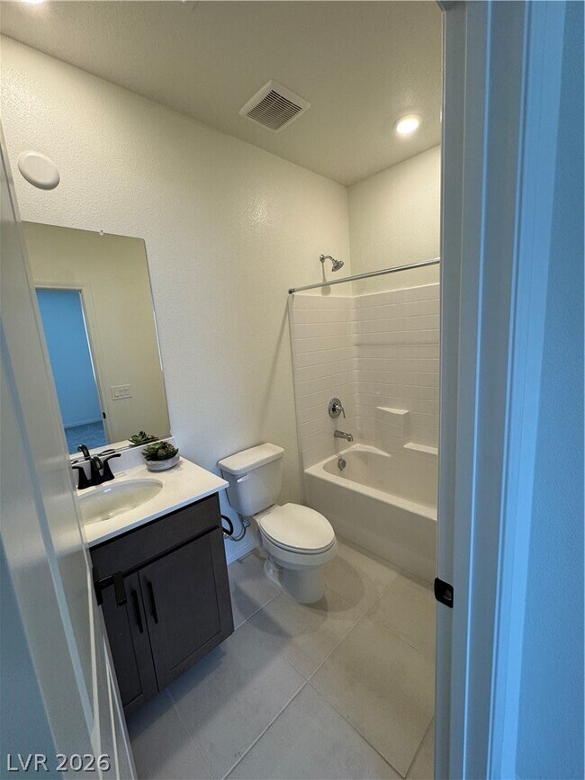 Building Photo - 1505 Little Penguin St